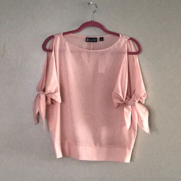 🆕 NY&Company top - Picture 3 of 5